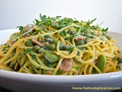 Spring Vegetable Spaghetti Carbonara | @foodiephysician