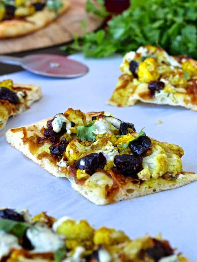 Spiced Cauliflower, Dried Plum and Caramelized Onion Flatbread | The Foodie Physician #cauliflower #driedplums #flatbread