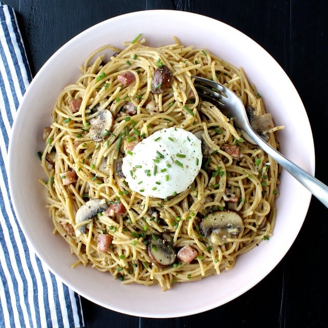 Spaghetti Carbonara with a Warm Poached Egg | The Foodie Physician #reciperedux #pasta #carbonara