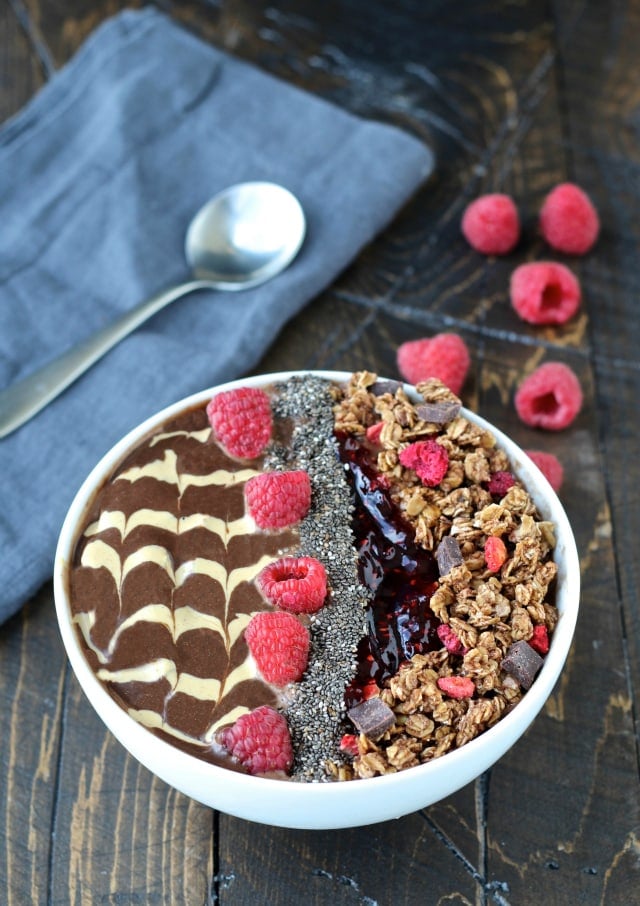 Chocolate Peanut Butter & Jelly Smoothie Bowl | @foodiephysician Chocolate Peanut Butter & Jelly Smoothie Bowl | @foodiephysician