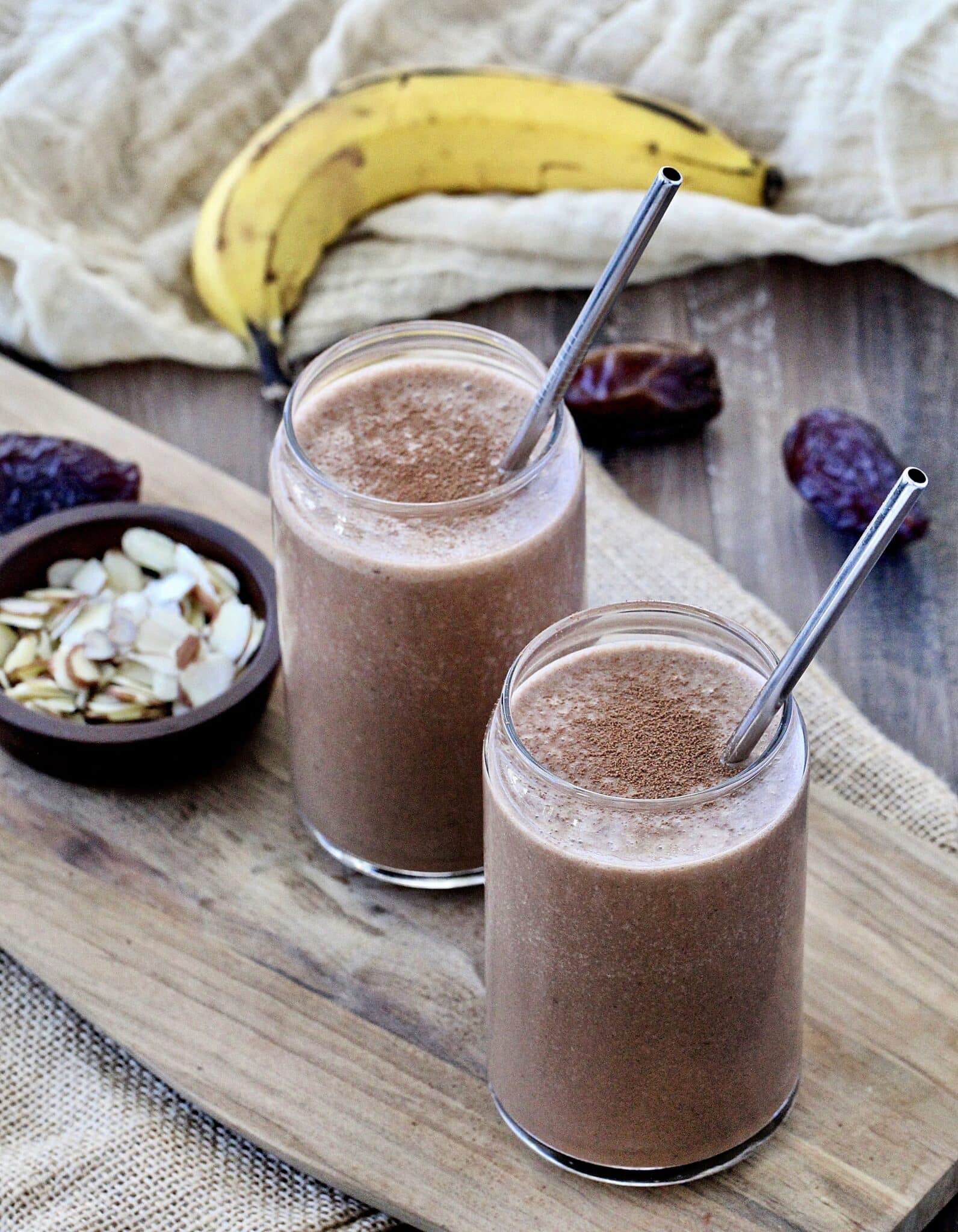 Chocolate Banana Date Smoothie