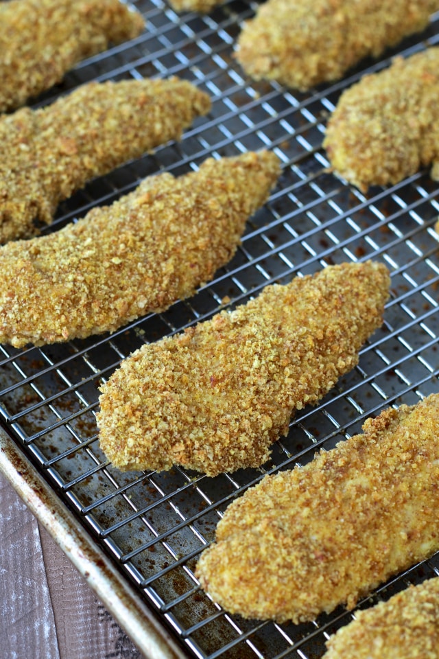 Curried Chicken Tenders with Mango Dipping Sauce | The Foodie Physician #thefoodiephysician #curriedchickentenders #tomatopoppers #DareToEntertain