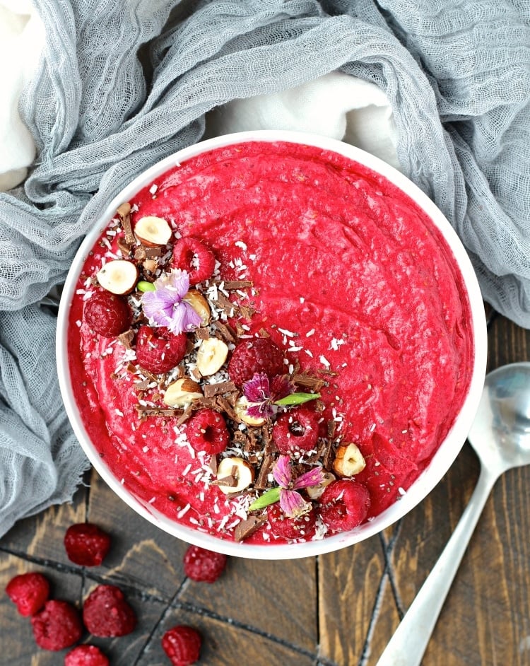 Raspberry Coconut Smoothie Bowl