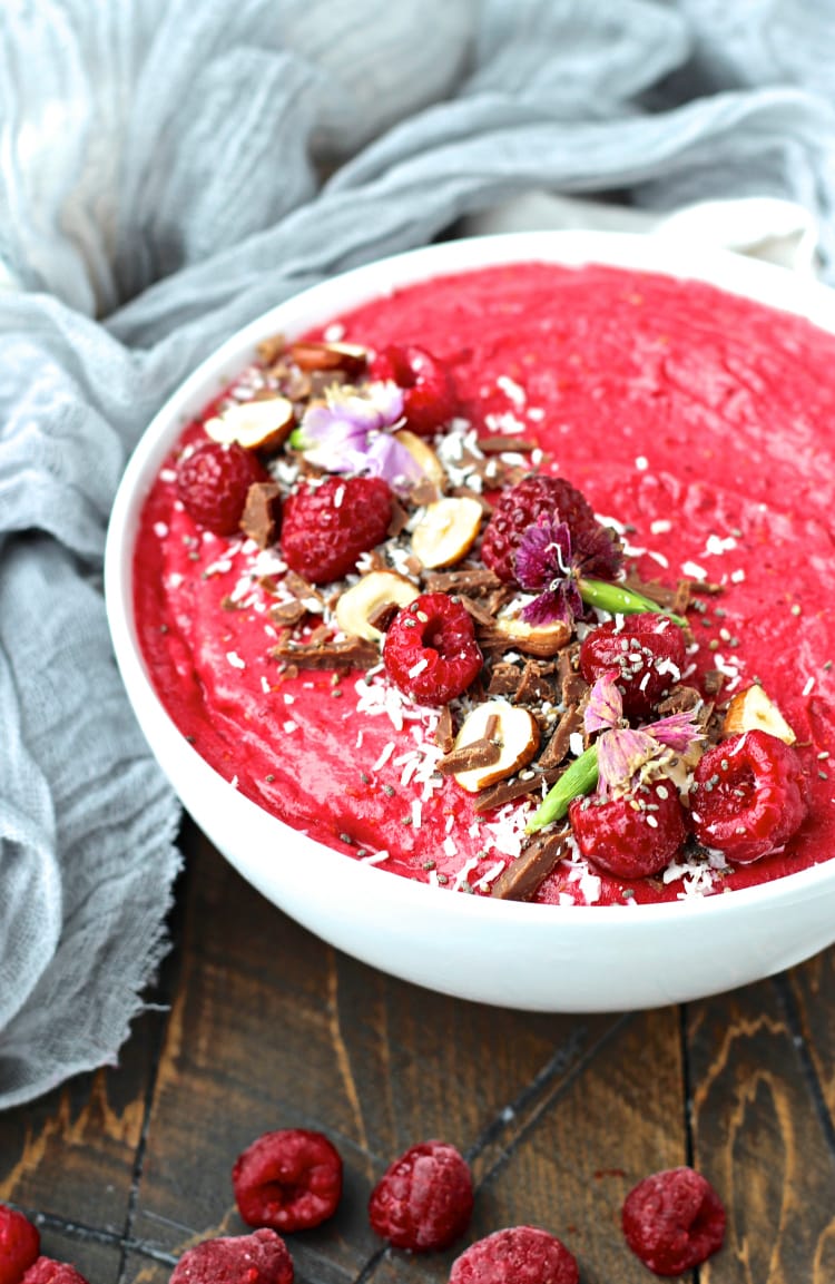 Raspberry Coconut Smoothie Bowl