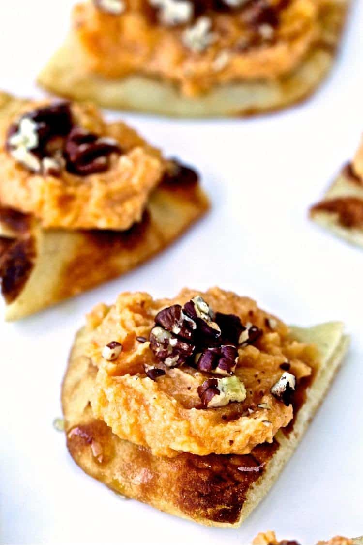 Holiday Naan Crostini | @foodiephysician
