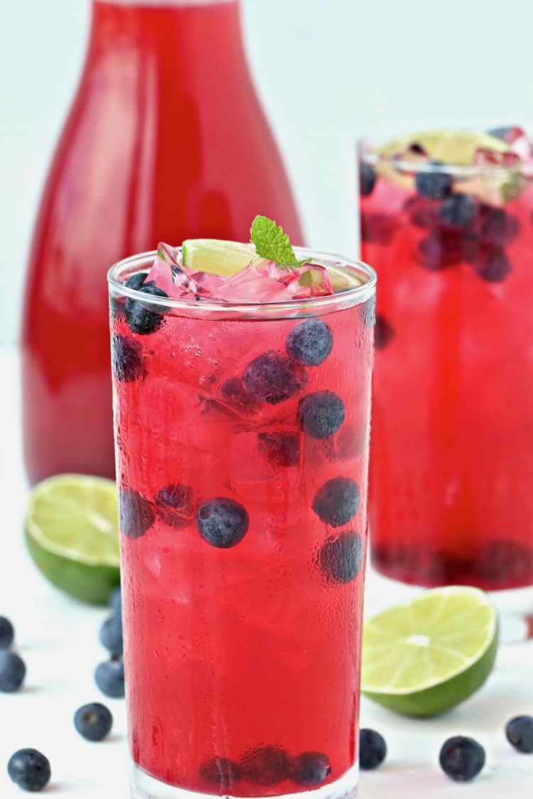 Blueberry Mint Limeade | @foodiephysician