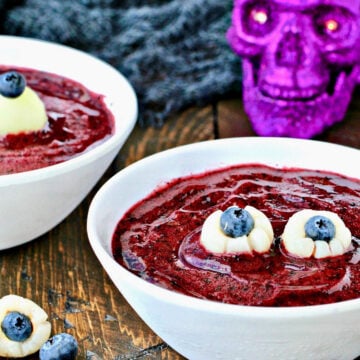 Blueberry Eyeball Smoothie Bowl